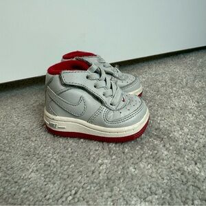 Nike Baby Force 1 Air Force 1 Kids Gray and Red Sneakers size 1C real sole